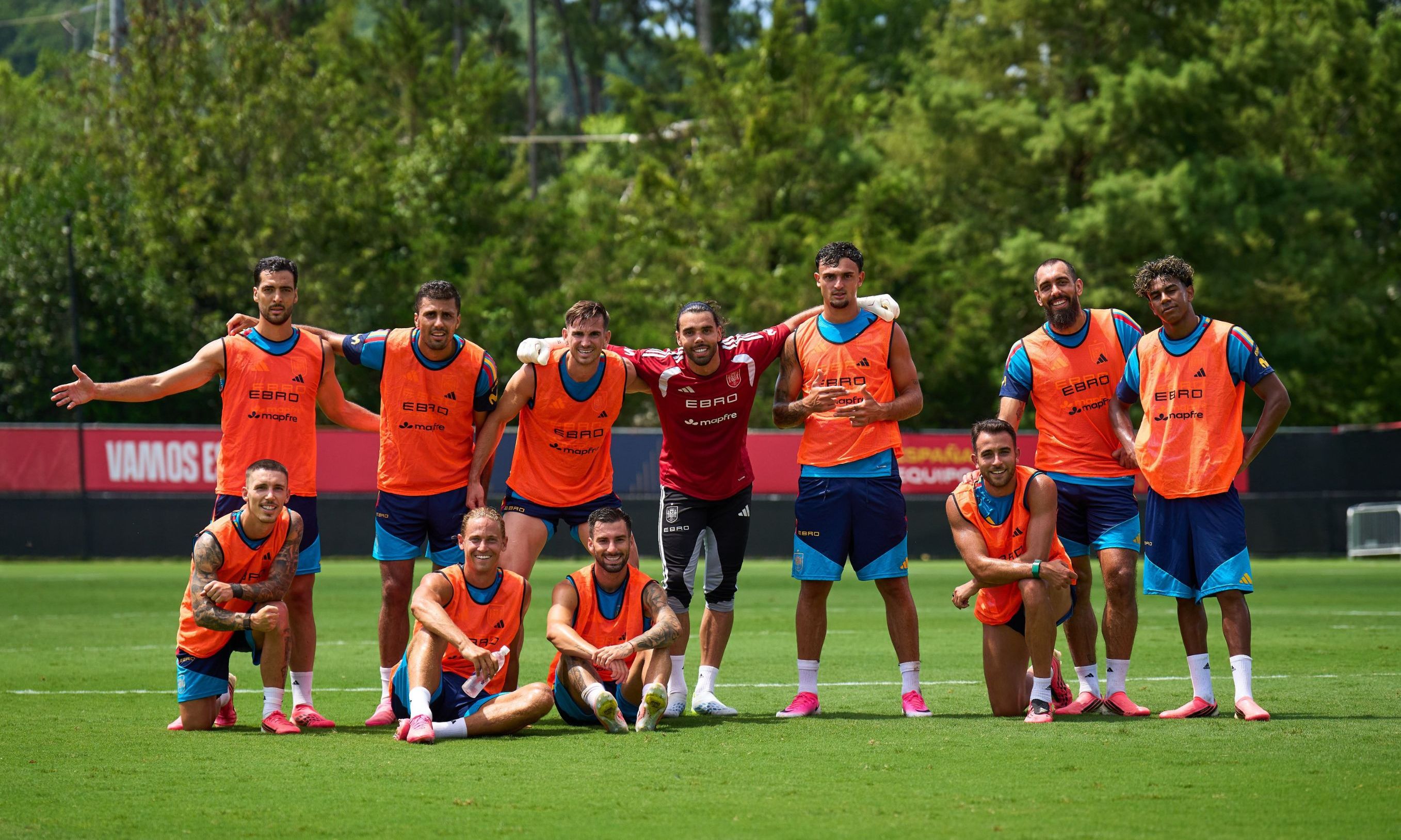 Timnas Spanyol <b>(x: Timnas Spanyol)</b>