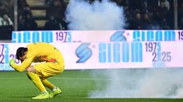 Kronologi Emil Audero Kena Flare Fans Inter Milan: Kaki Luka, Telinga Tak Bisa Dengar