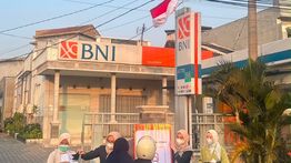 BNI Salurkan Masker hingga Obat-obatan Bagi Masyarakat Terdampak Erupsi Gunung Anak Krakatau