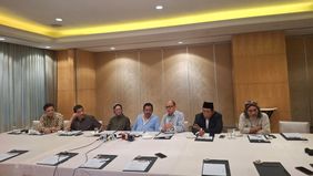 MKK menilai pemerintah tidak mungkin menangani sendiri proses pembersihan kayu gelondongan yang menumpuk di wilayah terdampak bencana di Aceh, Sumatera Utara, dan Sumatera Barat. 