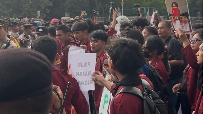 Demo mahasiswa di kawasan Patung Kuda Jakpus