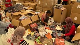 Penuhi Kebutuhan Sandang Pascabanjir, PMI Kirim 120 Ribu Pakaian