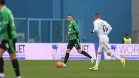 Pemain Sassuolo, Jay Idzes mampu tampil luar biasa saat menumbangkan Cremonese dengan skor tipis 1-0 dalam lanjutan Liga Italia di Stadion Mapei pada Minggu kemarin, 25 Januari 2026.