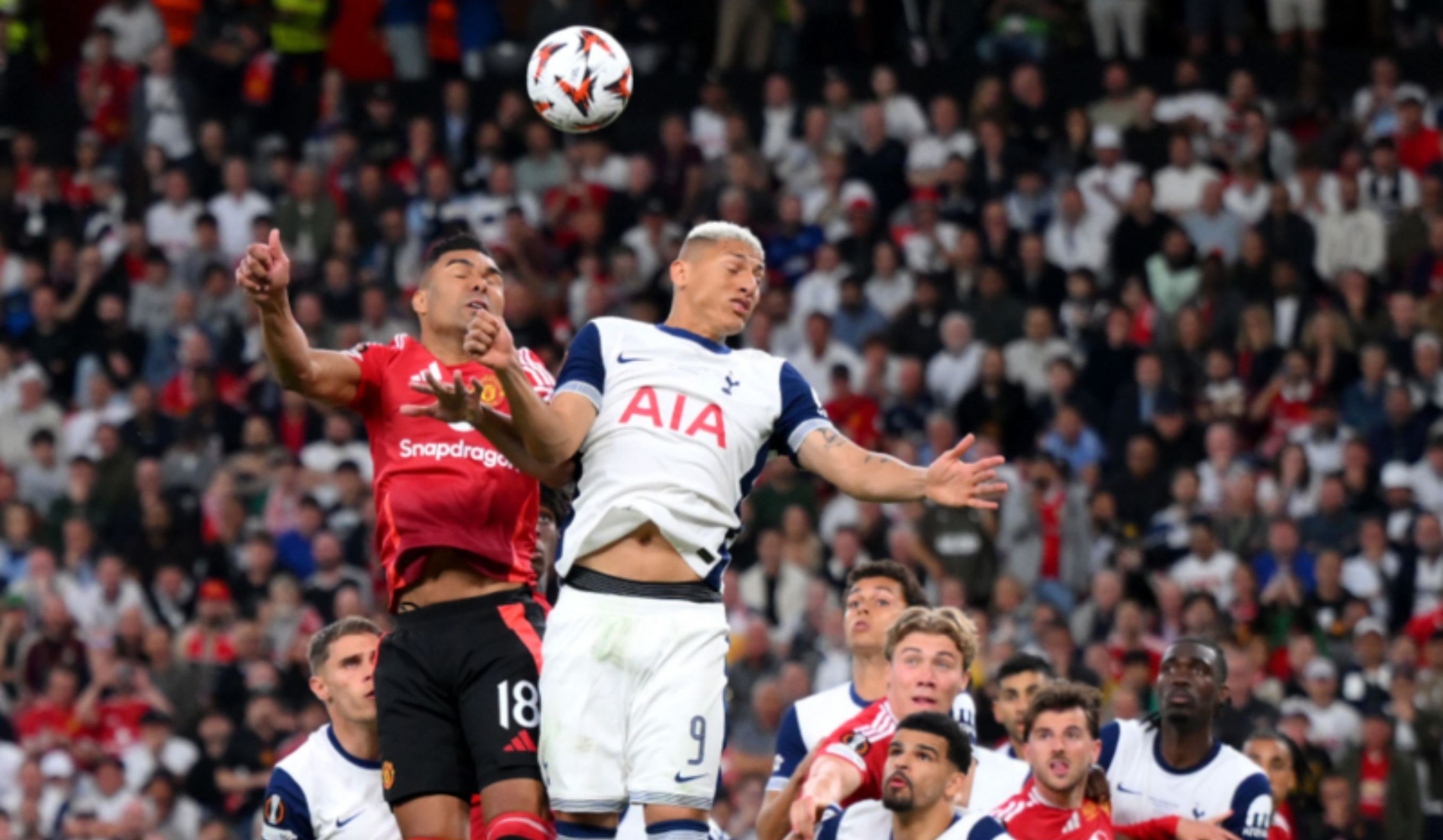 Manchester United vs Tottenham Hotspur <b>(Twitter: Liga Europa)</b>