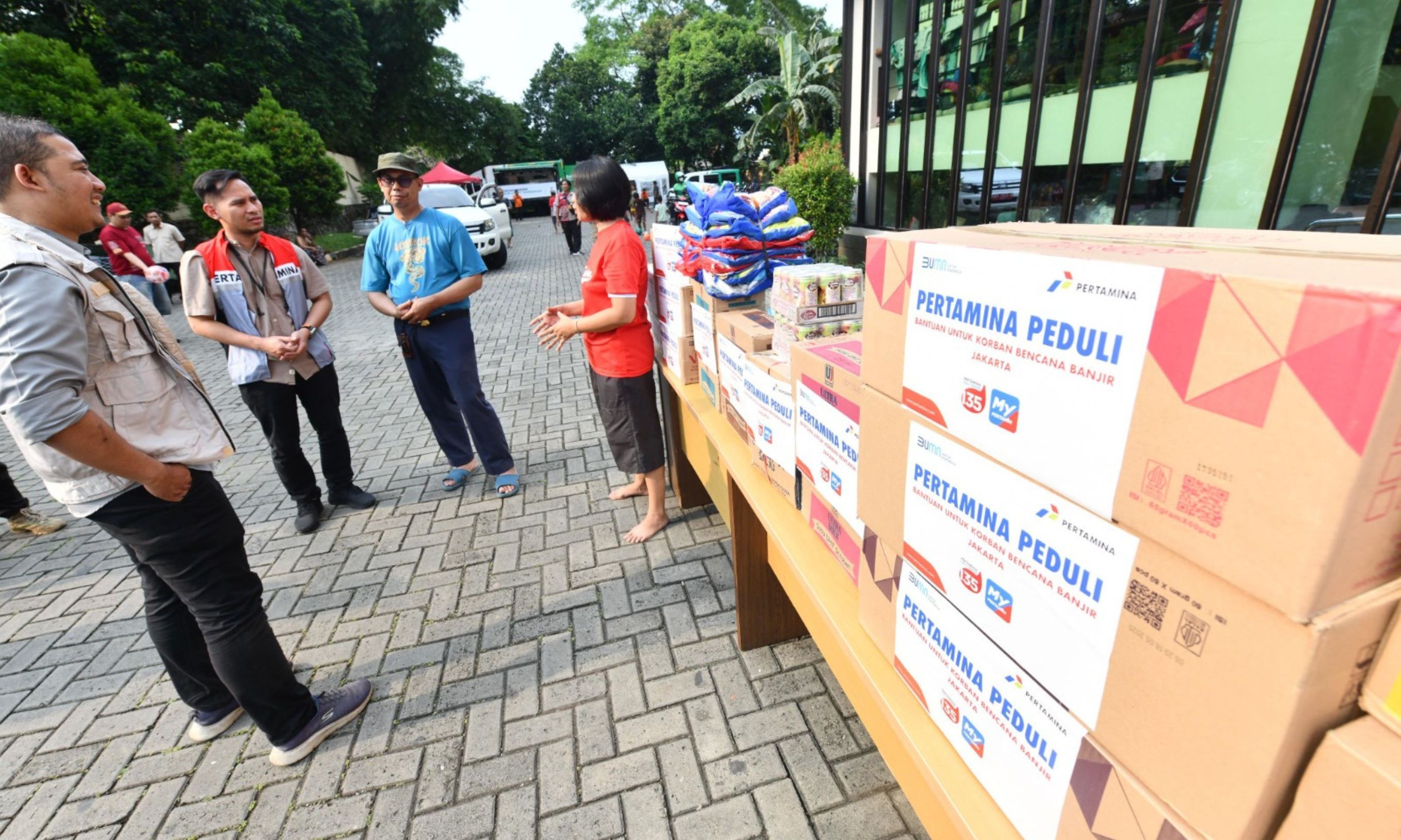 Pertamina Peduli Salurkan Bantuan ke Warga Terdampak Banjir di Jakarta Selatan <b>(Istimewa)</b>