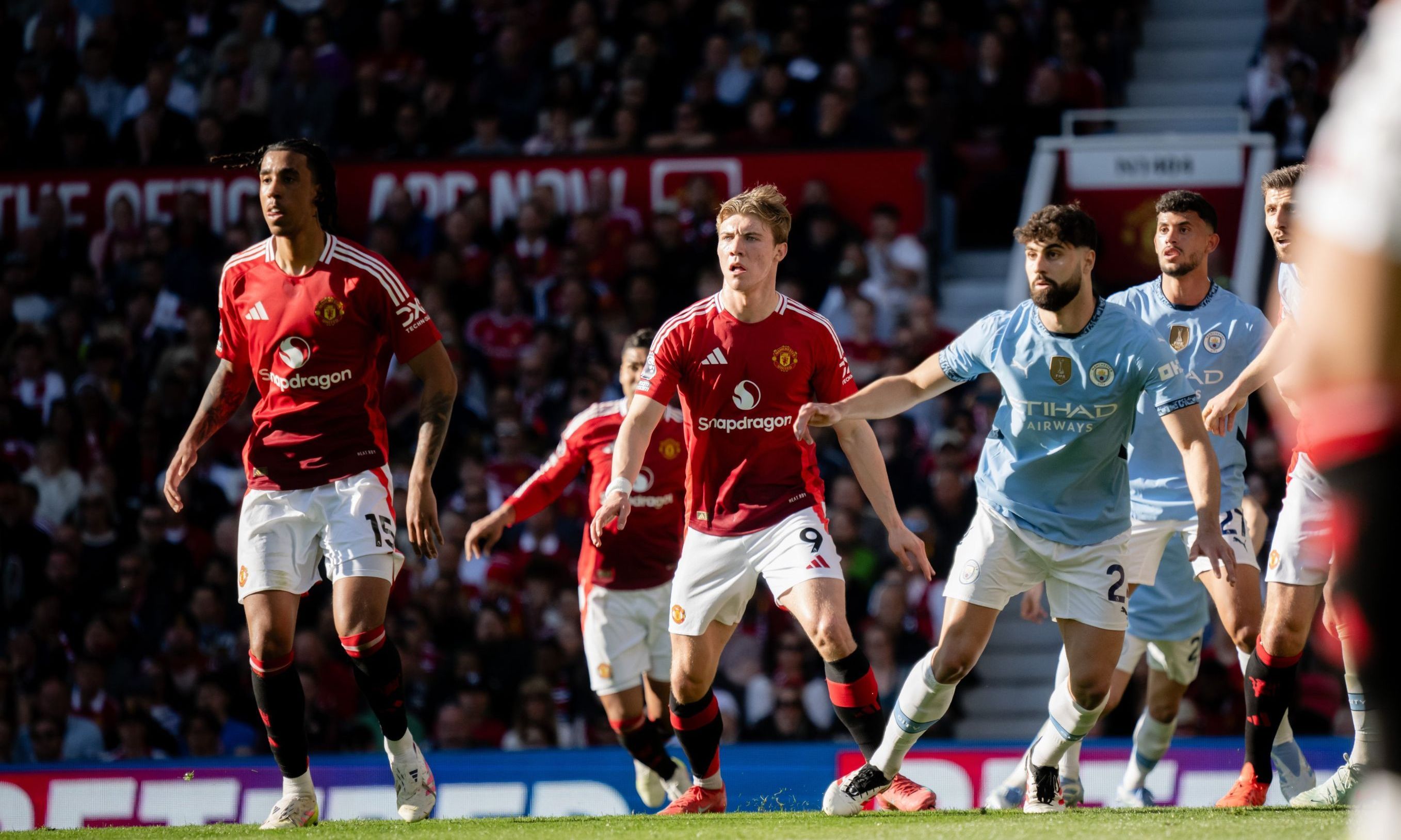 Manchester United vs Manchester City <b>(Twitter: Manchester United)</b>