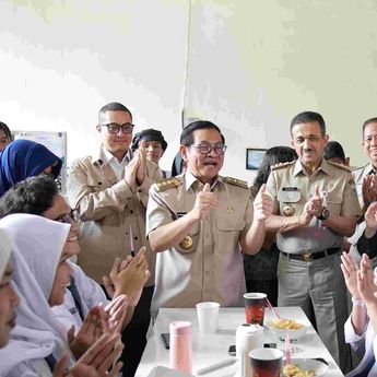 Pramono Resmikan Kantin Sehat Gantikan Sarapan Gratis
