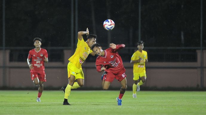 Gresik United vs Persebata Lembata