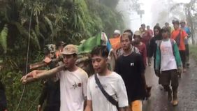 Pemerintah Kabupaten Pekalongan, Jawa Tengah menginformasikan hingga hari ketiga jumlah korban meninggal dunia akibat longsong di Kecamatan Petungkriyono bertambah menjadi 20 orang.