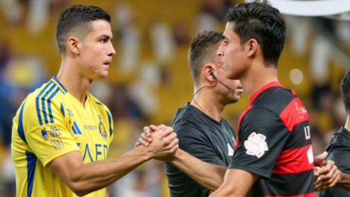Cristiano Ronaldo dan pemain Irak Ibrahim Bayesh