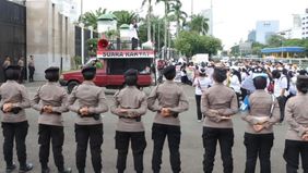 Sekitar 1.394 personel gabungan bakal mengamankan penyampaian pendapat dari Aliansi Honorer R2 dan R3 Indonesia di depan Gedung DPR RI, Jakarta Pusat.