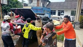 Kementerian Sosial (Kemensos) menyalurkan bantuan ke korban bencana longsong dan banjir bandang di Kabupaten Sukabumi.