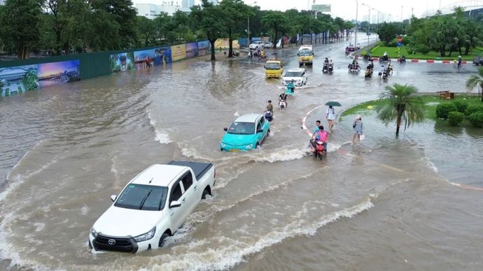 Banjir Besar di Vietnam Tewaskan 13 Orang, Ratusan Ribu Rumah Terendam