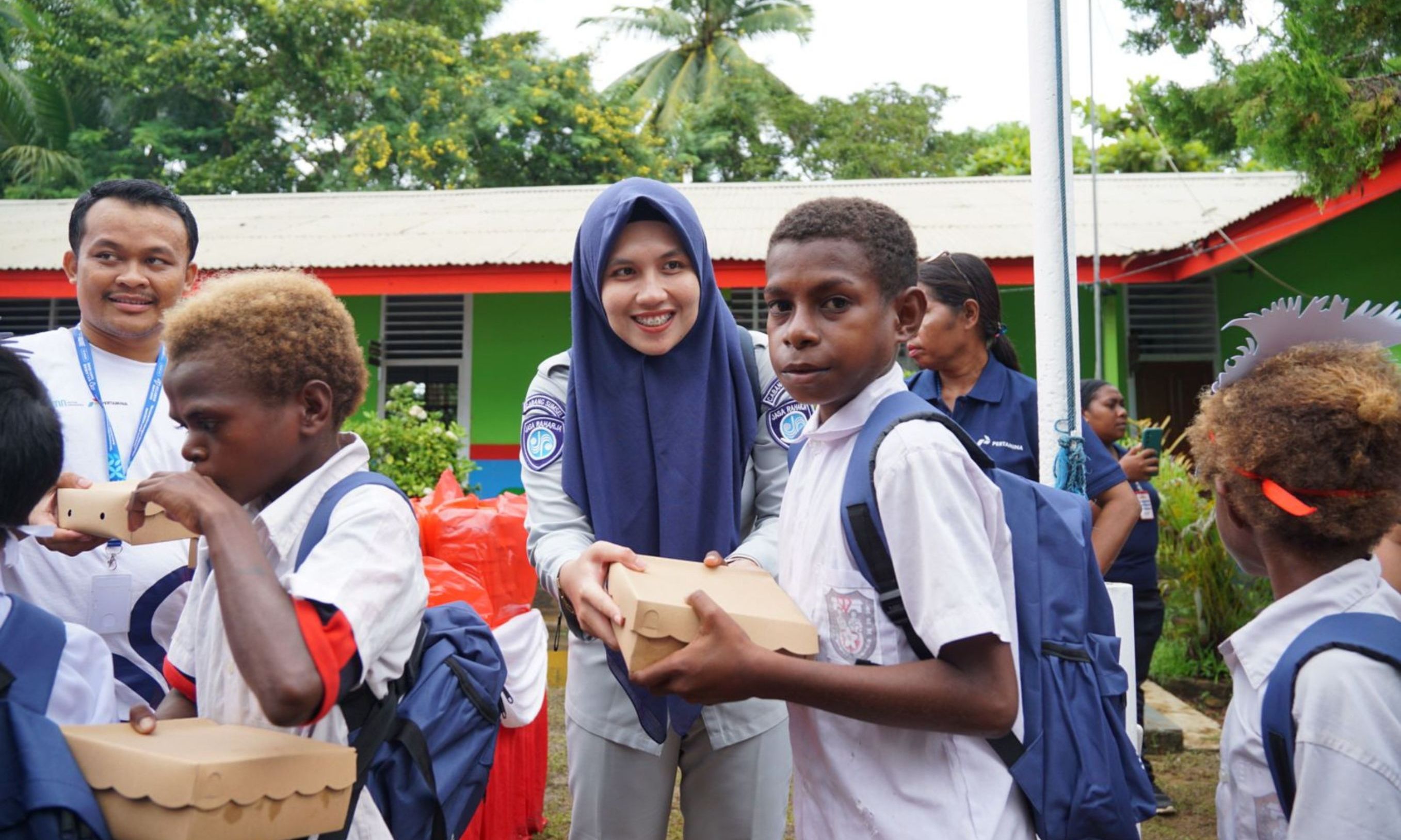 Relawan Bakti BUMN Menginspirasi Siswa Merauke Lewat Edukasi dan Makanan Bergizi <b>(Istimewa)</b>