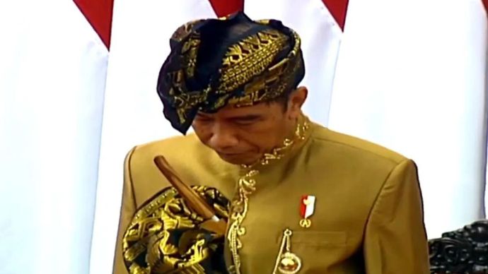 Jokowi Pake Baju Adat Suku Sasak <b>(ANTARA)</b>