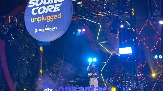 Aziz Hedra Tampil Memukau di Soundcore Unplugged Nusantara TV <b>(NTV News/ Tasya)</b>