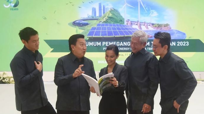Presiden Direktur PT Adaro Energy Indonesia Tbk (Adaro) Garibaldi Thohir, Direktur Michael Soeryadjaya, Komisaris Arini Subianto, Presiden Komisaris Adaro Edwin Soeryadjaya dan Wakil Presiden Direktur Christian Ariano Rachmat.