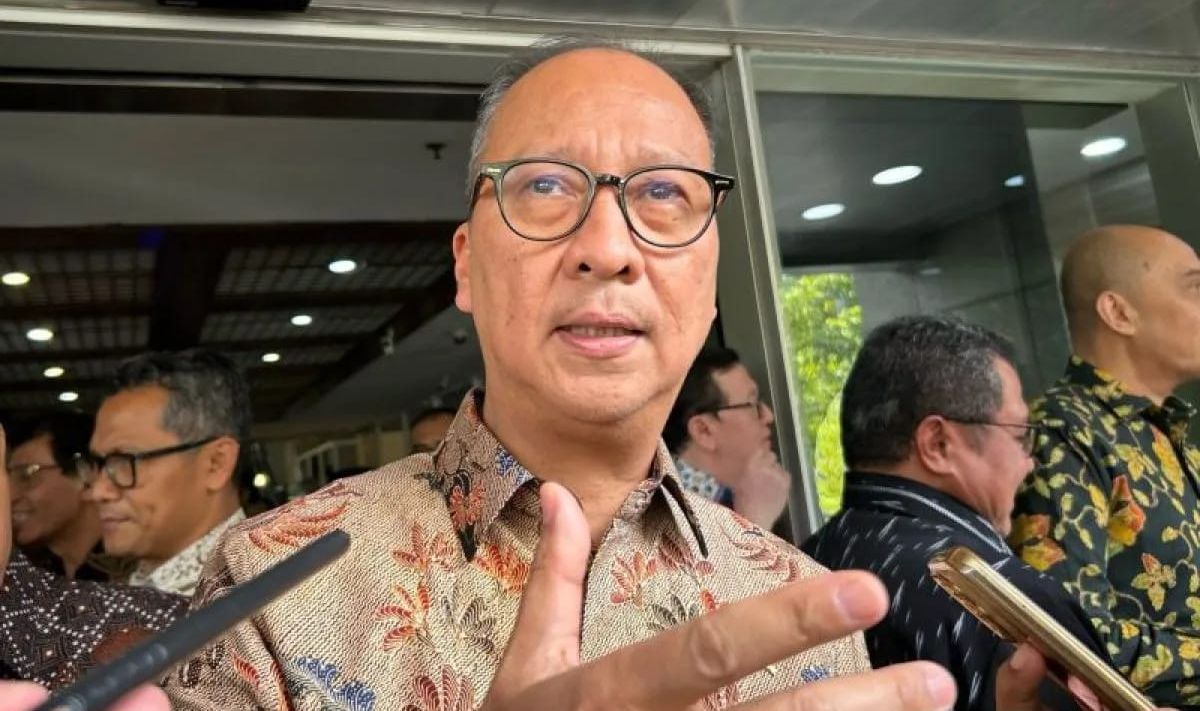 Menteri Perindustrian (Menperin) Agus Gumiwang Kartasasmita ditemui usai menghadiri Rapat Kerja bersama Komisi VII DPR RI di Jakarta, Rabu 3 September 2025. ANTARA/Maria Cicilia Galuh. <b>(Antara)</b>