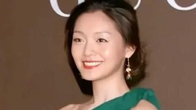 Aktris Taiwan, Barbie Hsu.