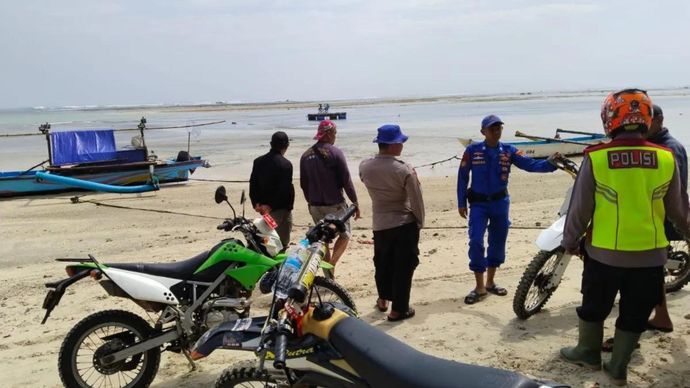 Perahu Dihantam Ombak Besar, 2 Nelayan di Garut Hilang