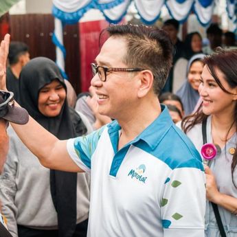 Momen Benny Laos Sapa Warga Halmahera Selatan Sebelum Meninggal Dunia