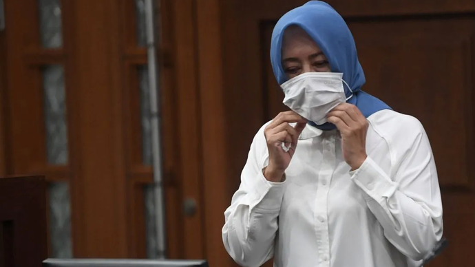 Arsip foto - Terdakwa kasus korupsi pengurusan eksekusi lahan PT Pertamina (Persero) pada tahun 2020&ndash;2022 Rina Pertiwi bersiap menjalani sidang lanjutan di Pengadilan Tipikor, Jakarta, Senin (6/1/2025).