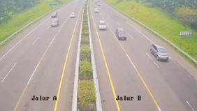 Arus lalu lintas di ruas Tol Cikopo-Palimanan, Jawa Barat, menuju arah Jakarta mengalami peningkatan tajam pada H+2 Lebaran atau Selasa pagi jika dibandingkan dengan periode yang sama sehari sebelumnya.