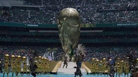 Federasi Sepakbola Dunia (FIFA), memanggil sejumlah keluhan terkait jeda waktu babak pertama yang terbilang sangat lama yaitu 30 menit.