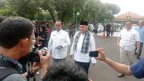 Lama tak terdengar, ini wajah baru eks Gubernur DKI Jakarta, Fauzi Bowo saat bertemu dengan Bakal Calon Gubernur Jakarta Pramono Anung dan Wakilnya Rano Karno di MH Thamrin.