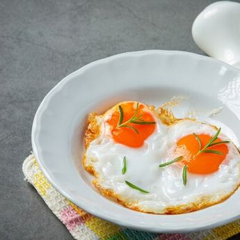 4 Efek Kebanyakan Makan Telur Ayam Setiap Hari