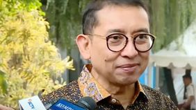 Dr. H. Fadli Zon, S.S., M.Sc., gelar Datuak Bijo Dirajo Nan Kuniang adalah seorang politikus dan mantan aktivis Indonesia yang pernah menjabat sebagai Anggota MPR RI pada 1997–1999.