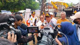 Jalan Ambles di Lenteng Agung Ditangani, Arah Depok Ditutup Sementara hingga Selasa Pagi