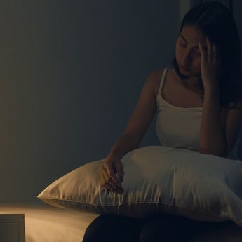 Batasi Konsumsi Kafein, Ini 10 Cara Mengatasi Insomnia Secara Alami