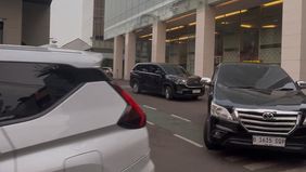 Tim penyidik Jaksa Agung Muda Tindak Pidana Khusus (Jampidsus) Kejaksaan Agung akhirnya meninggalkan Kantor Badan Gizi Nasional (BGN) di Jalan Kebon Sirih, Jakarta Pusat, setelah melakukan serangkaian pemeriksaan dan penyelidikan.