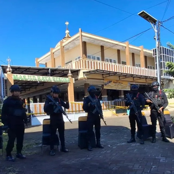 Ledakan di Masjid Jember Diselidiki, Tim Jibom dan Labfor Lakukan Olah TKP