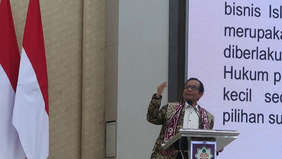 Ahli Hukum Tata Negara, Mahfud MD, menegaskan bahwa penangkapan koruptor yang melarikan diri ke luar negeri sejatinya bukan hal yang sulit secara hukum.