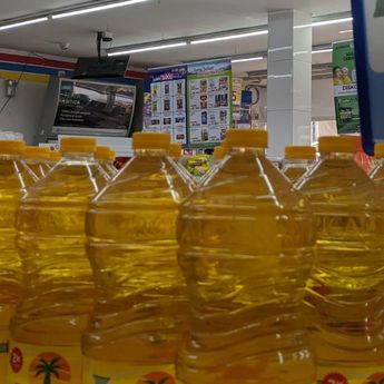Harga Pangan Hari Ini: Cabai dan Bawang Turun, Minyak Goreng Naik Tipis