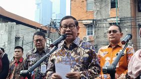 Gubernur DKI Jakarta, Pramono Anung secara resmi menyerahkan program pemutihan ijazah tahap 4 tahun 2025 sebagai bentuk komitmen pemerintah dalam mendukung pendidikan warga Jakarta.