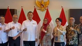 Kepala Lembaga Kebijakan Pengadaan Barang/Jasa Pemerintah (LKPP), Hendrar Prihadi, membagikan momen saat bertemu dengan Direktur Utama PT Telkom Indonesia (Persero) Dian Siswarini.
