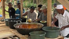 Sedekah pribadi dari Presiden RI Prabowo Subianto untuk tradisi Meugang menguatkan masyarakat Aceh menyambut bulan suci Ramadan. Apalagi, sebagian masyarakat Aceh baru saja tertimpa bencana pada November 2025 lalu.