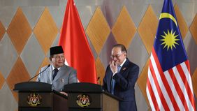 Presiden RI Prabowo Subianto menyoroti banyaknya tantangan geopolitik yang penuh ketegangan. Untuk itu, Prabowo menginginkan Indonesia dan Malaysia bersinergi dengan negara-negara Asia lainnya.