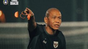 Pelatih Timnas Indonesia U-17, Nova Arianto menyayangkan penampilan Garuda Muda di babak pertama saat menghadapi Zambia dalam laga perdana Piala Dunia U-17 Grup H pada Selasa malam kemarin, 4 Oktober 2025.