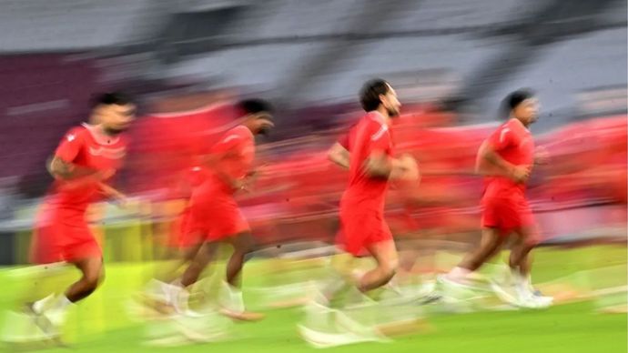 Latihan Timnas Indonesia jelang melawan Vietnam. Sejumlah pesepak bola Timnas Indonesia mengikuti sesi latihan di Stadion GBK, Jakarta, Minggu (2/8/2026). Latihan Timnas Indonesia untuk persiapan laga ketiga Grup A Piala AFF 2026 melawan Vietnam di Stadion Pakansari pada Senin (3/8/2026).