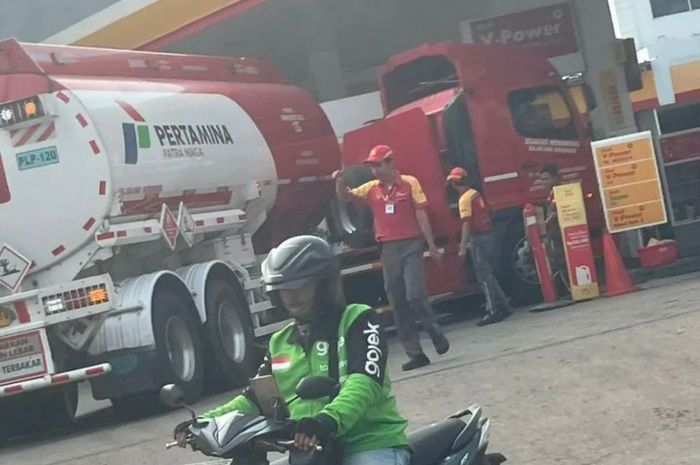 Viral Truk Tangki Pertamina Bawa BBM buat Shell, Ini Faktanya - Ntvnews.id