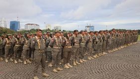 Kepala Satuan Polisi Pamong Praja (Satpol PP) DKI Jakarta, Satriadi Gunawan mengungkapkan banyak anggotanya mengalami tekanan darah tinggi akibat beban kerja berat, jam tugas panjang, serta minimnya fasilitas istirahat.