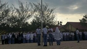 Siswa SMA Negeri 4 Kejuruan Muda, Aceh Tamiang, kembali bersekolah pascapemulihan dari bencana banjir bandang.