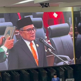 Suhud Alynudin Resmi Dilantik Jadi Ketua DPRD DKI Gantikan Khoirudin