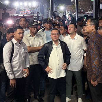 Dony Oskaria Temani Dasco ke Lokasi Tabrakan Kereta di Bekasi: Kami Sampaikan Duka dan Mohon Maaf