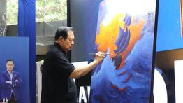 HUT Demokrat, SBY Persembahkan Lukisan "Only The Strong" kepada Kader
