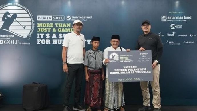 Seremoni penyerahan donasi untuk Yayasan Rangga Wulung Rancamaya dan Yayasan Pondok Pesantren Darul Falah Al Yunusiah, dengan total donasi sebesar Rp10 juta. Berbeda dengan penyelenggaraan turnamen golf tahun-tahun sebelumnya. Melalu